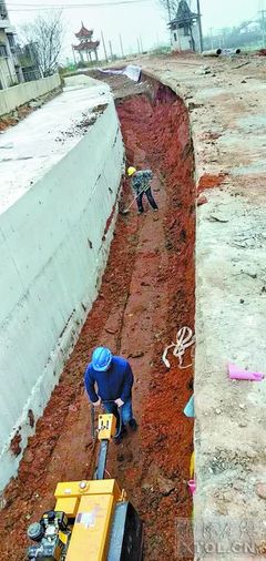 湘潭河西湘江风光带堤防加固改造